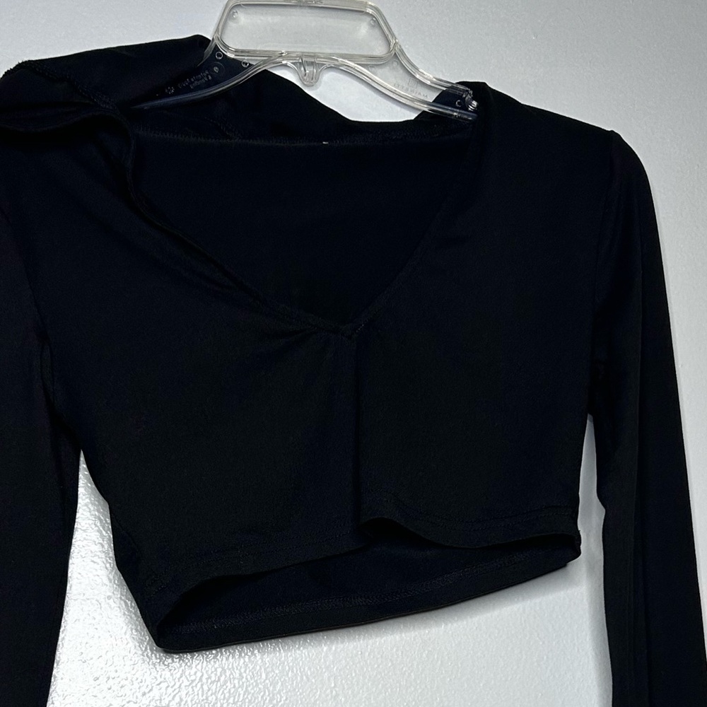 Long sleeve crop top with hood